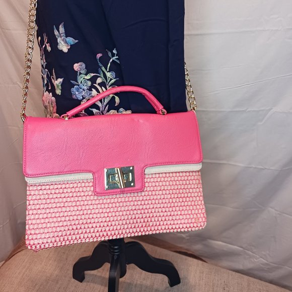 Olivia + Joy Handbags - NWOT Oliva +Joy Crossbody Accordian style Salmon/Pink Purse